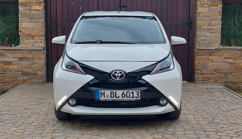 Toyota Aygo Germany*Klima*Kamera*Navi*LED*Euro5, снимка 3 - Автомобили и джипове - 40379011