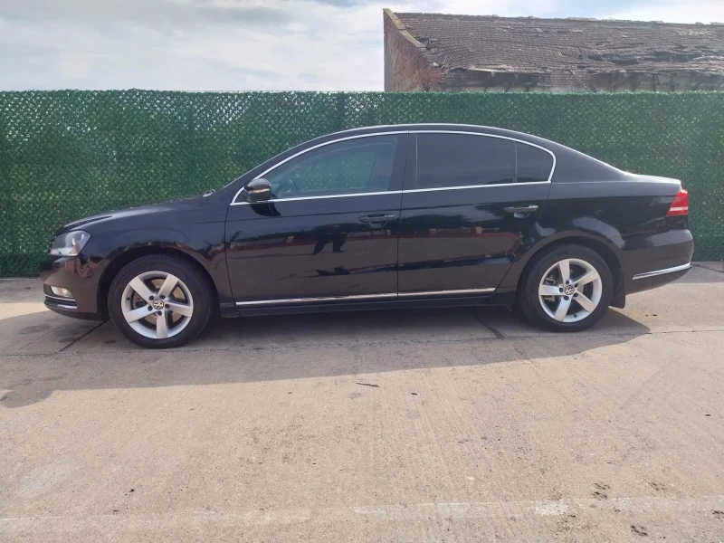 VW Passat Оригинален метан, снимка 1 - Автомобили и джипове - 48698315