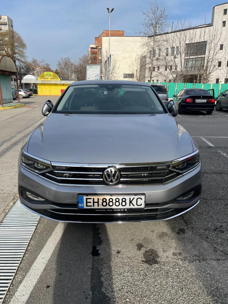 VW Passat, снимка 1 - Автомобили и джипове - 48756867