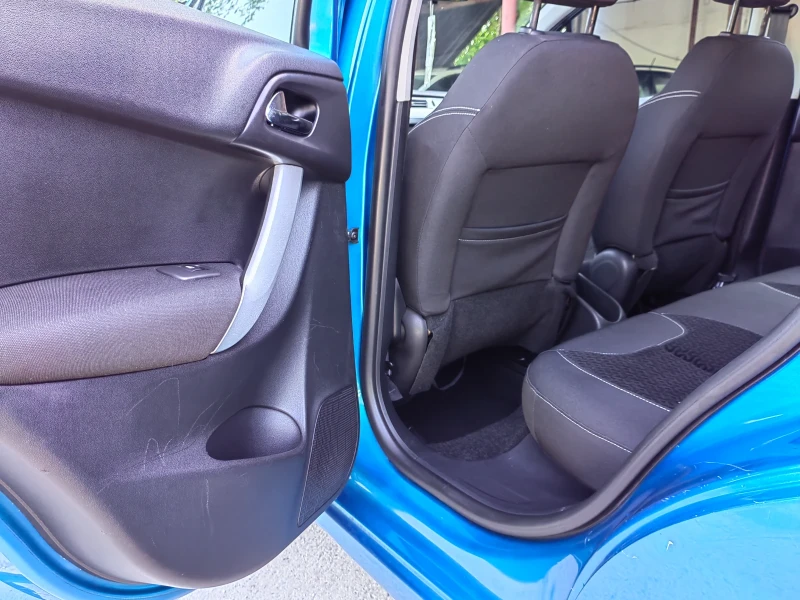 Citroen C3 1.4 ideal Eco Energy Газ-Бензин, снимка 10 - Автомобили и джипове - 49212999