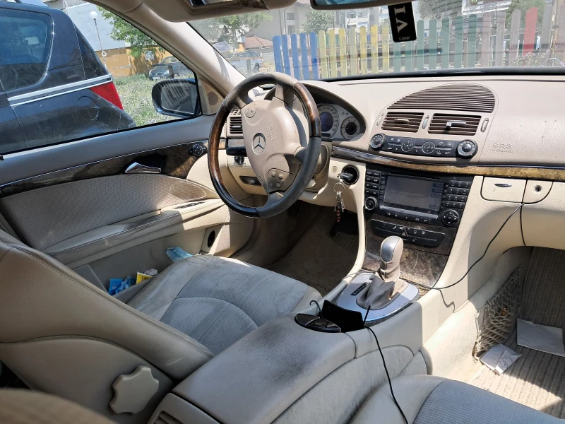 Mercedes-Benz E 320 Avant-garde , снимка 8 - Автомобили и джипове - 52845790