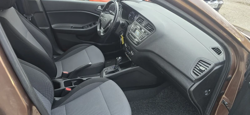 Hyundai I20 1.4 i-AUTOMATIC, снимка 7 - Автомобили и джипове - 53076449