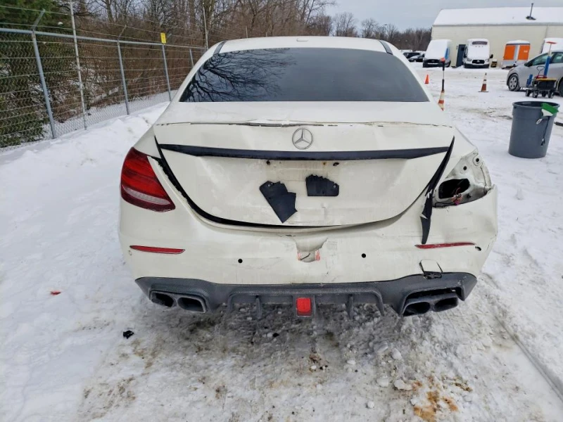 Mercedes-Benz E 300 4MATIC* AMG Pack* HARMAN/KARDON* ПОДГРЕВ, снимка 6 - Автомобили и джипове - 53469140