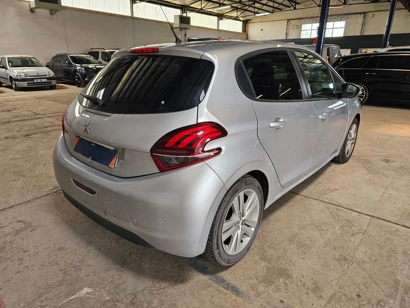 Peugeot 208 208 1.2 PureTech Style, снимка 2 - Автомобили и джипове - 55366782