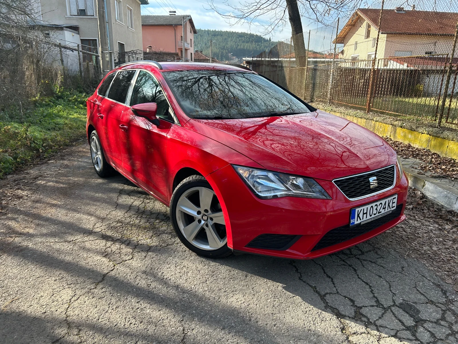 Seat Leon 1.6 TDI, снимка 1