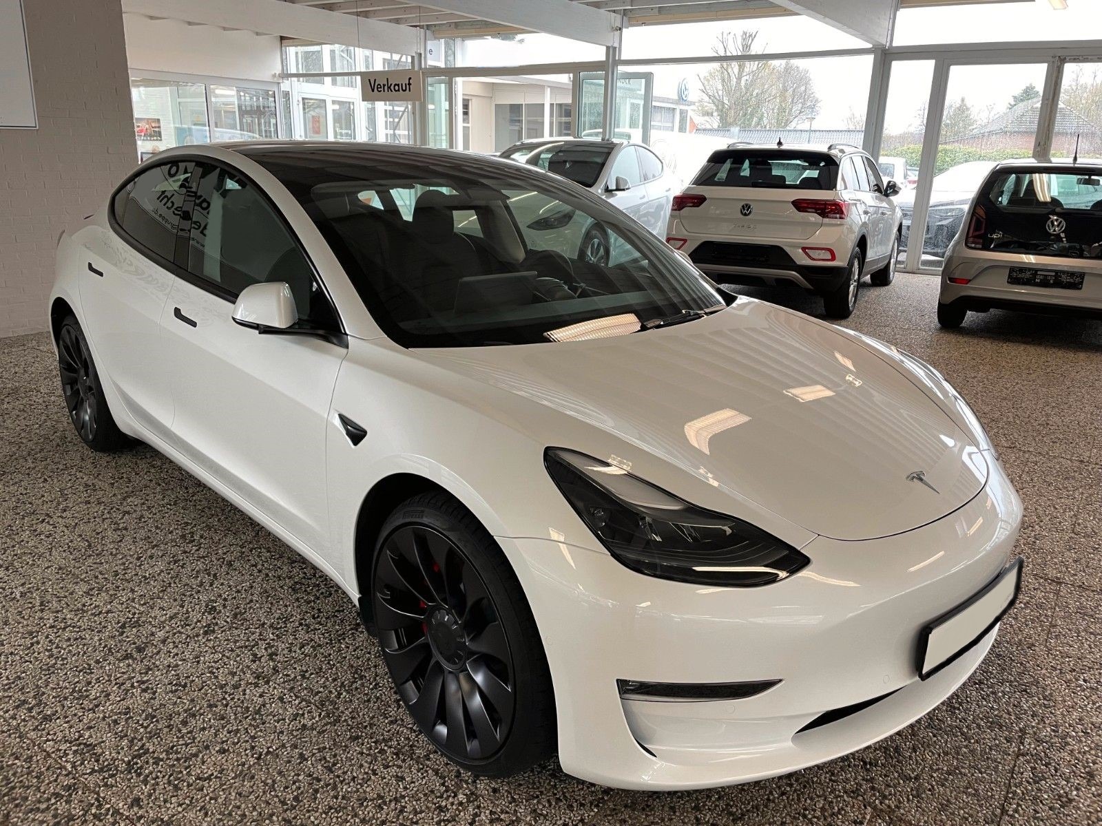 Tesla Model 3 Performance AWD - изображение 1