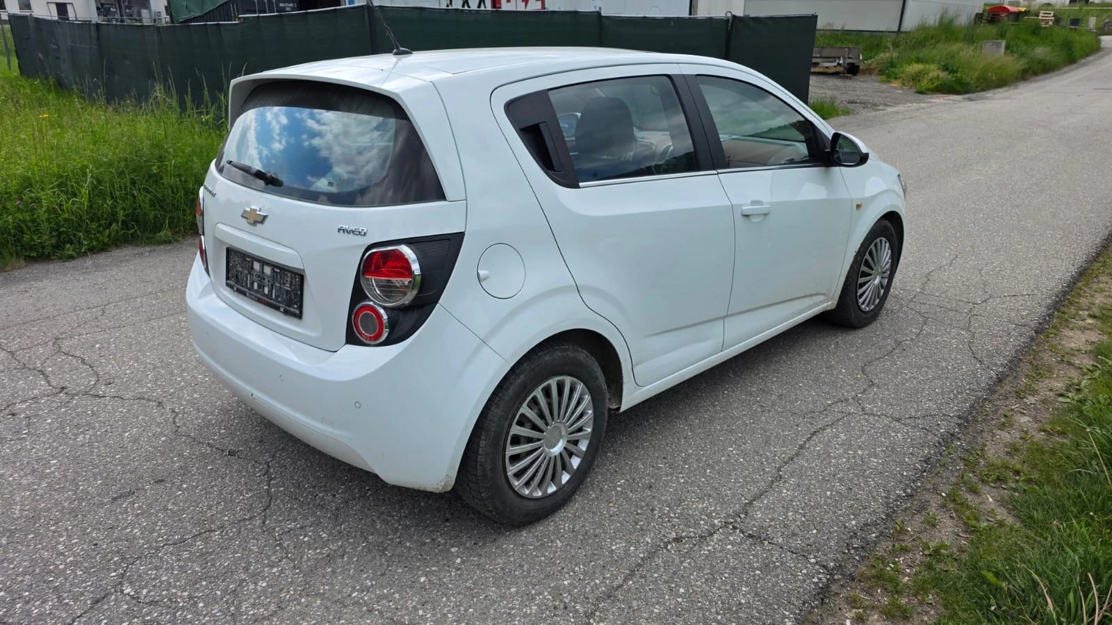 Chevrolet Aveo  - изображение 4