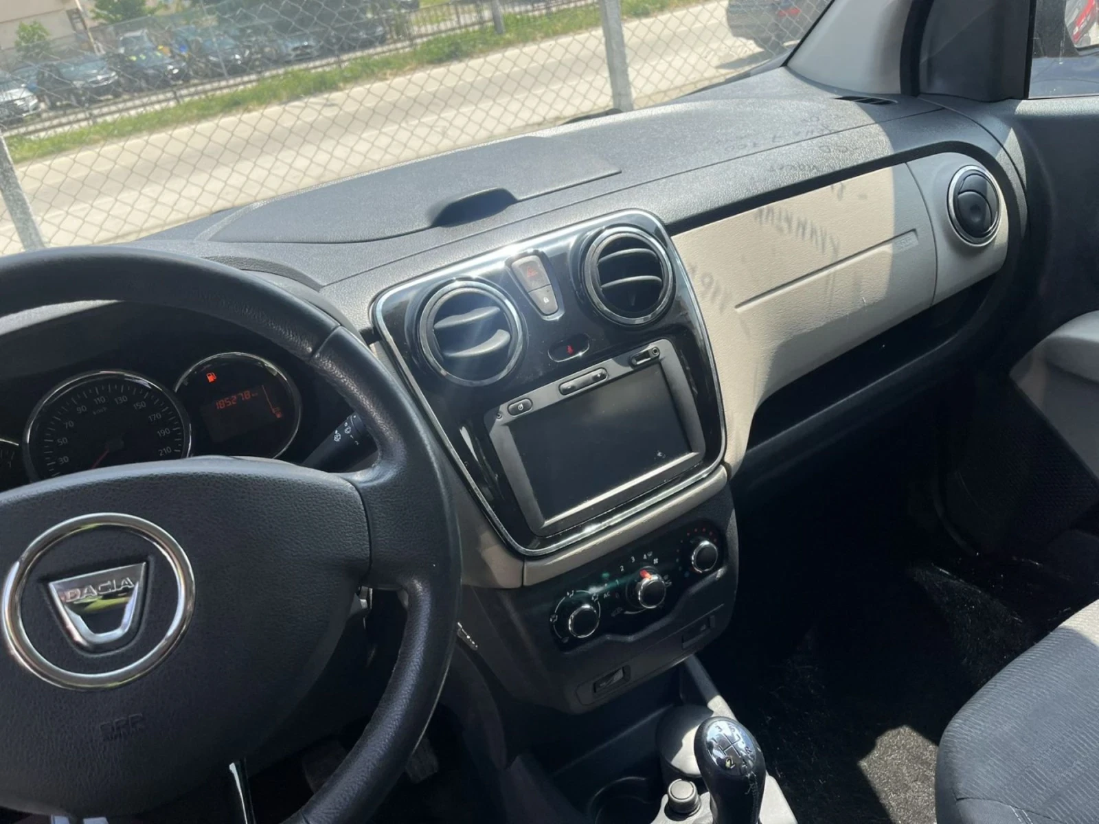 Dacia Lodgy 1.2 Б 115 к.с Евро 6 - изображение 10