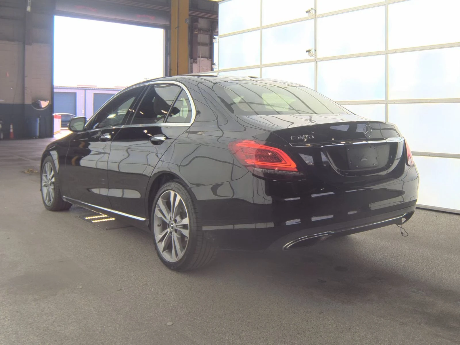 Mercedes-Benz C 300 FACELIFT* LED* MULTIBEAM* 360КАМЕРА* КЕЙЛЕС*  - изображение 4
