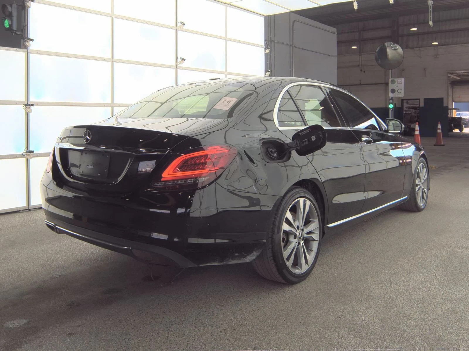 Mercedes-Benz C 300 FACELIFT* LED* MULTIBEAM* 360КАМЕРА* КЕЙЛЕС*  - изображение 2