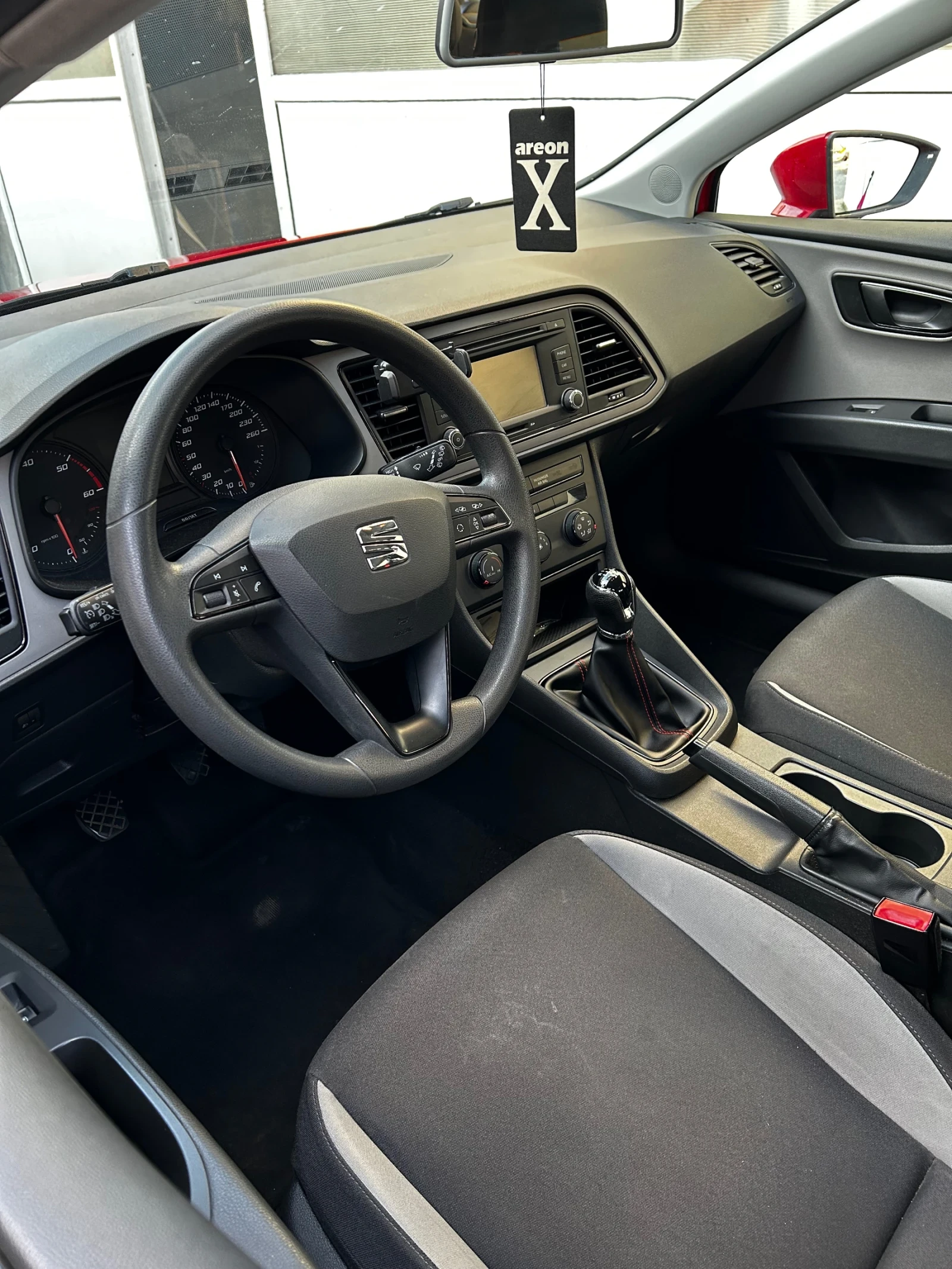 Seat Leon 1.6 TDI | Mobile.bg   5