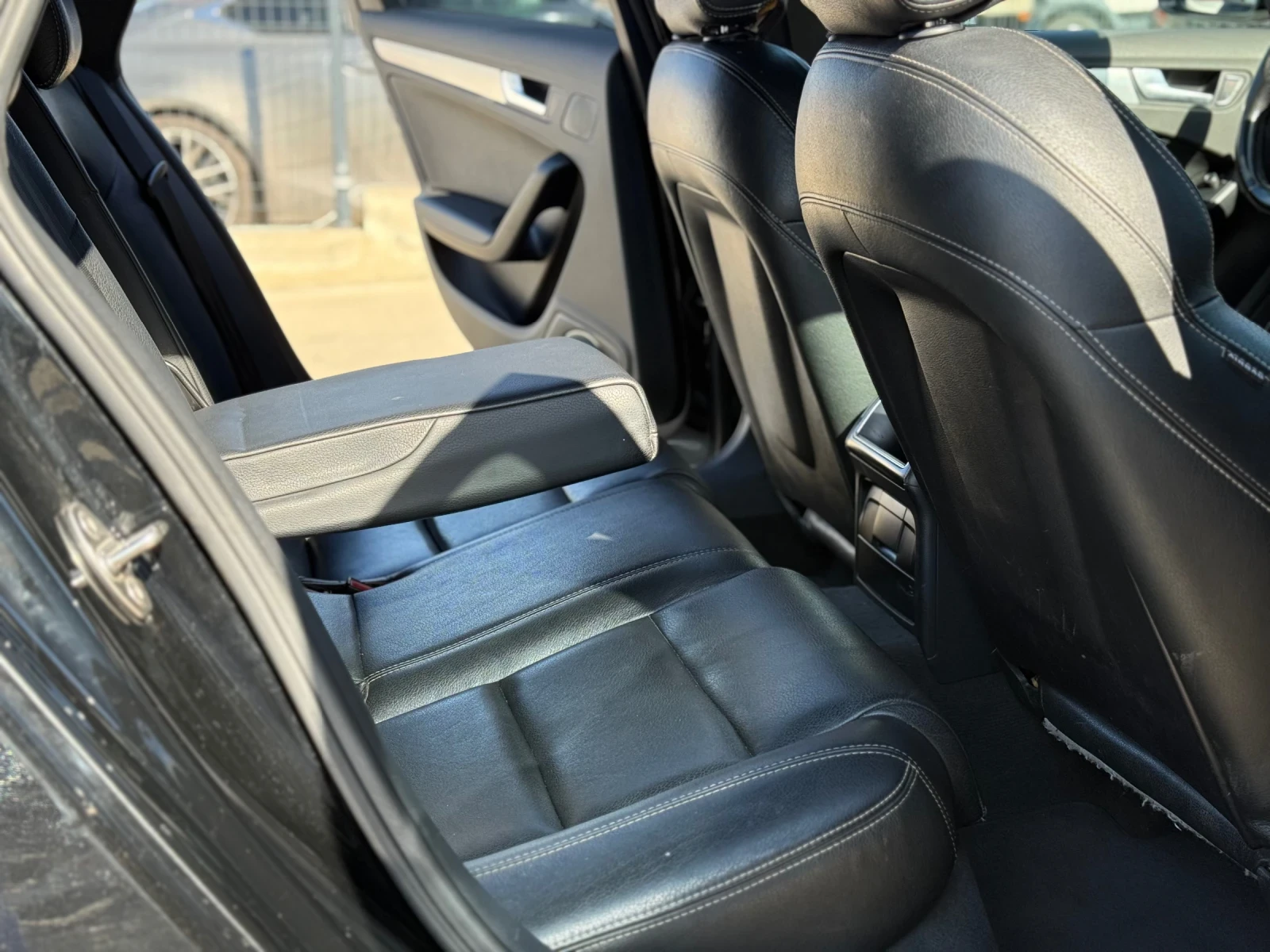 Audi A4 S-LINE / КОЖА / BANG & OLUFSEN / ОБСЛУЖЕНА /, снимка 14 - Автомобили и джипове - 53747343