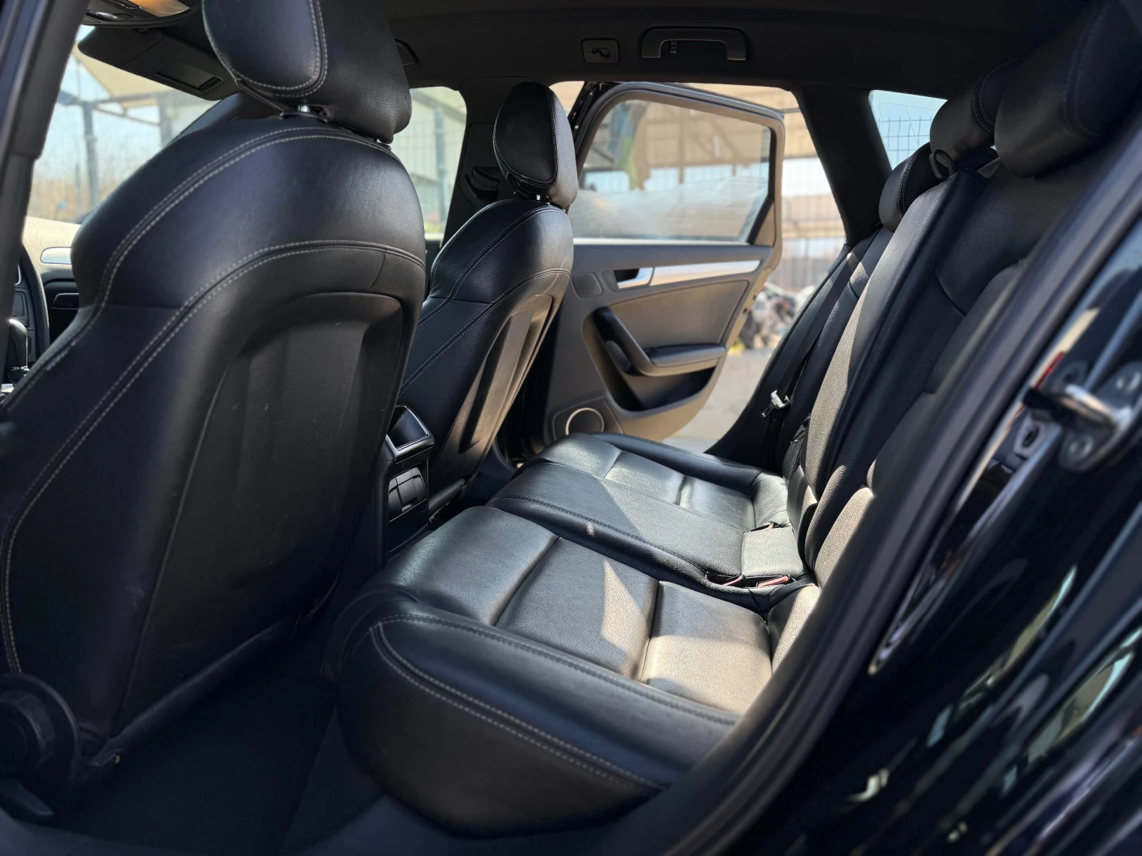 Audi A4 S-LINE / КОЖА / BANG & OLUFSEN / ОБСЛУЖЕНА /, снимка 13 - Автомобили и джипове - 53747343