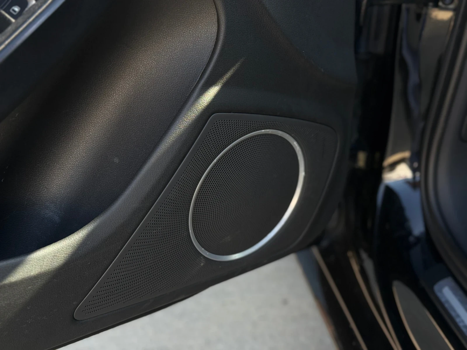 Audi A4 S-LINE / КОЖА / BANG & OLUFSEN / ОБСЛУЖЕНА /, снимка 16 - Автомобили и джипове - 53747343