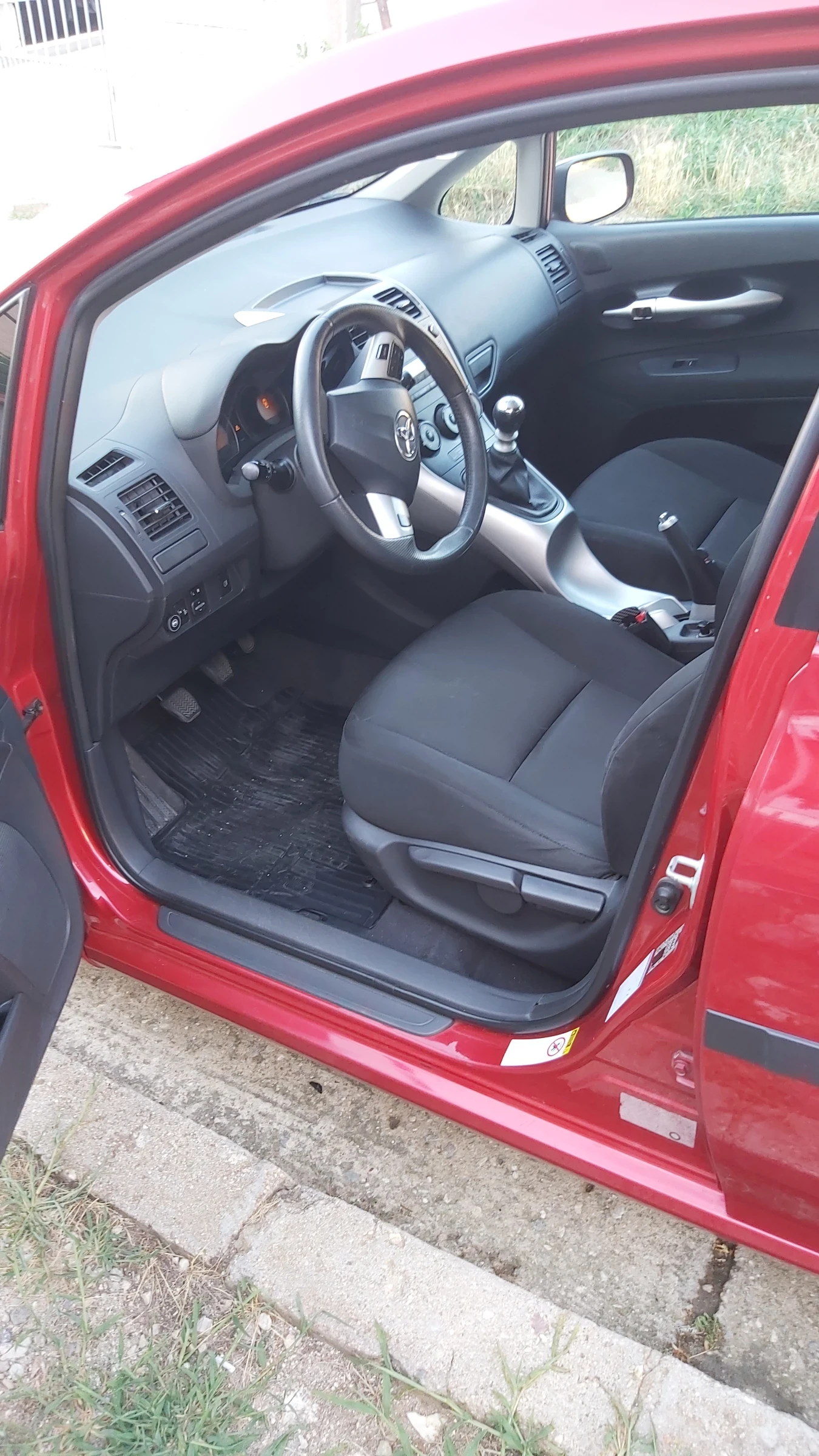 Toyota Auris, снимка 6 - Автомобили и джипове - 53933444