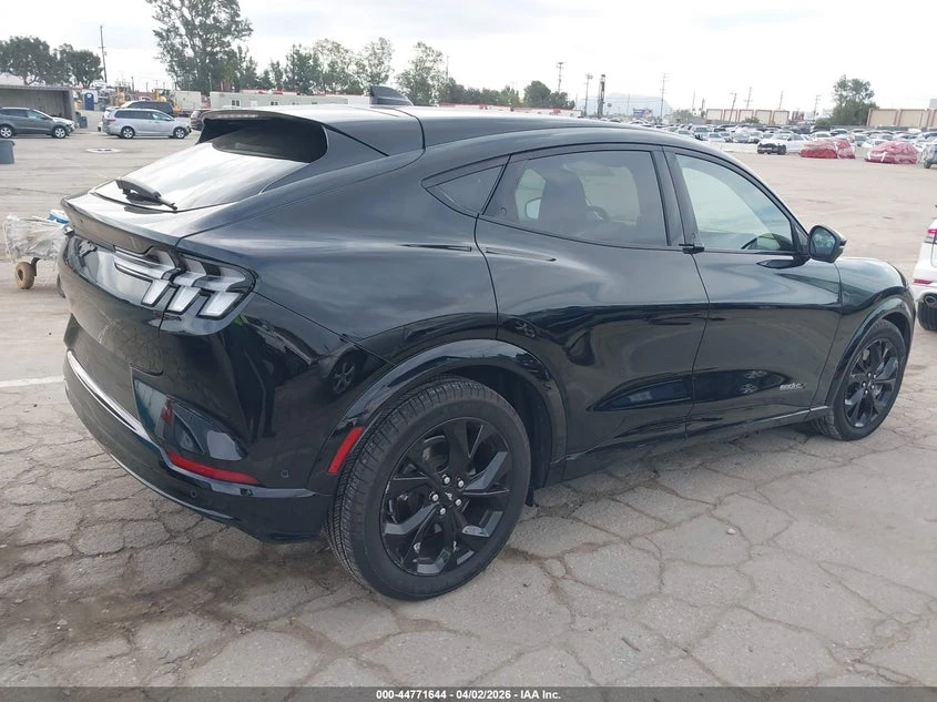 Ford Mustang Mach-E Mach-E Premium, снимка 4 - Автомобили и джипове - 54241081