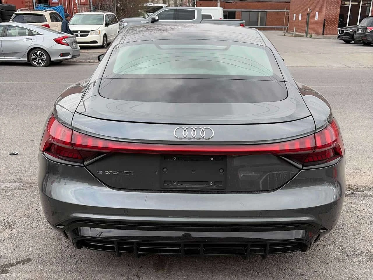 Audi E-Tron GT * BANG&OLUFSEN* DISTRONIK* 360 KAMERA* ПОДГРЕВИ* , снимка 5 - Автомобили и джипове - 54398845