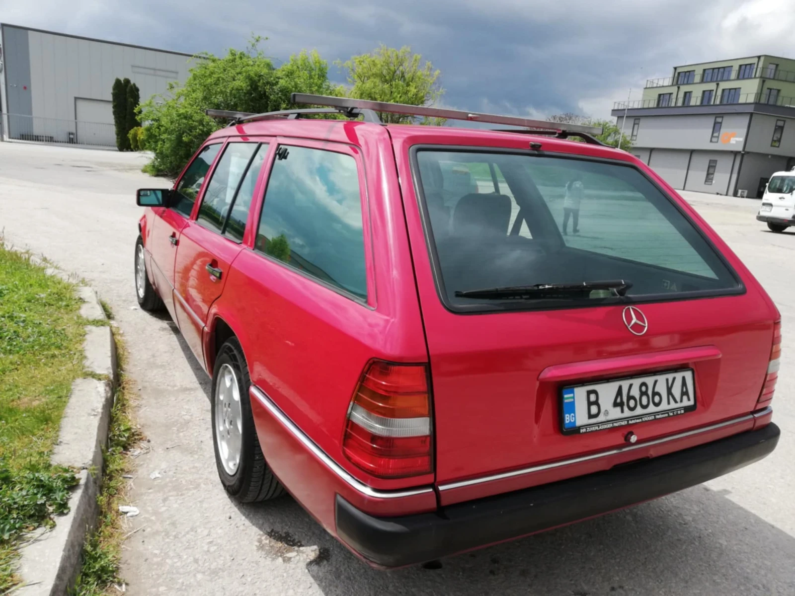 Mercedes-Benz 124 Комби, снимка 3 - Автомобили и джипове - 54491241