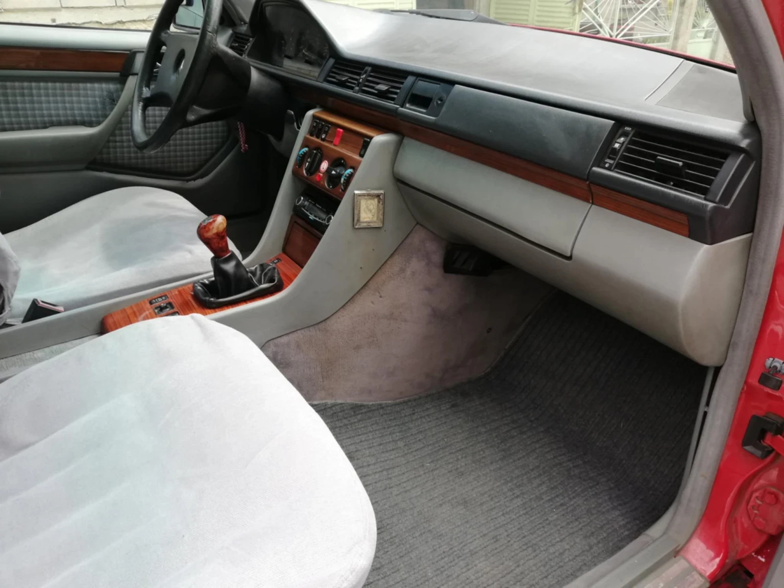 Mercedes-Benz 124 Комби, снимка 9 - Автомобили и джипове - 54491241