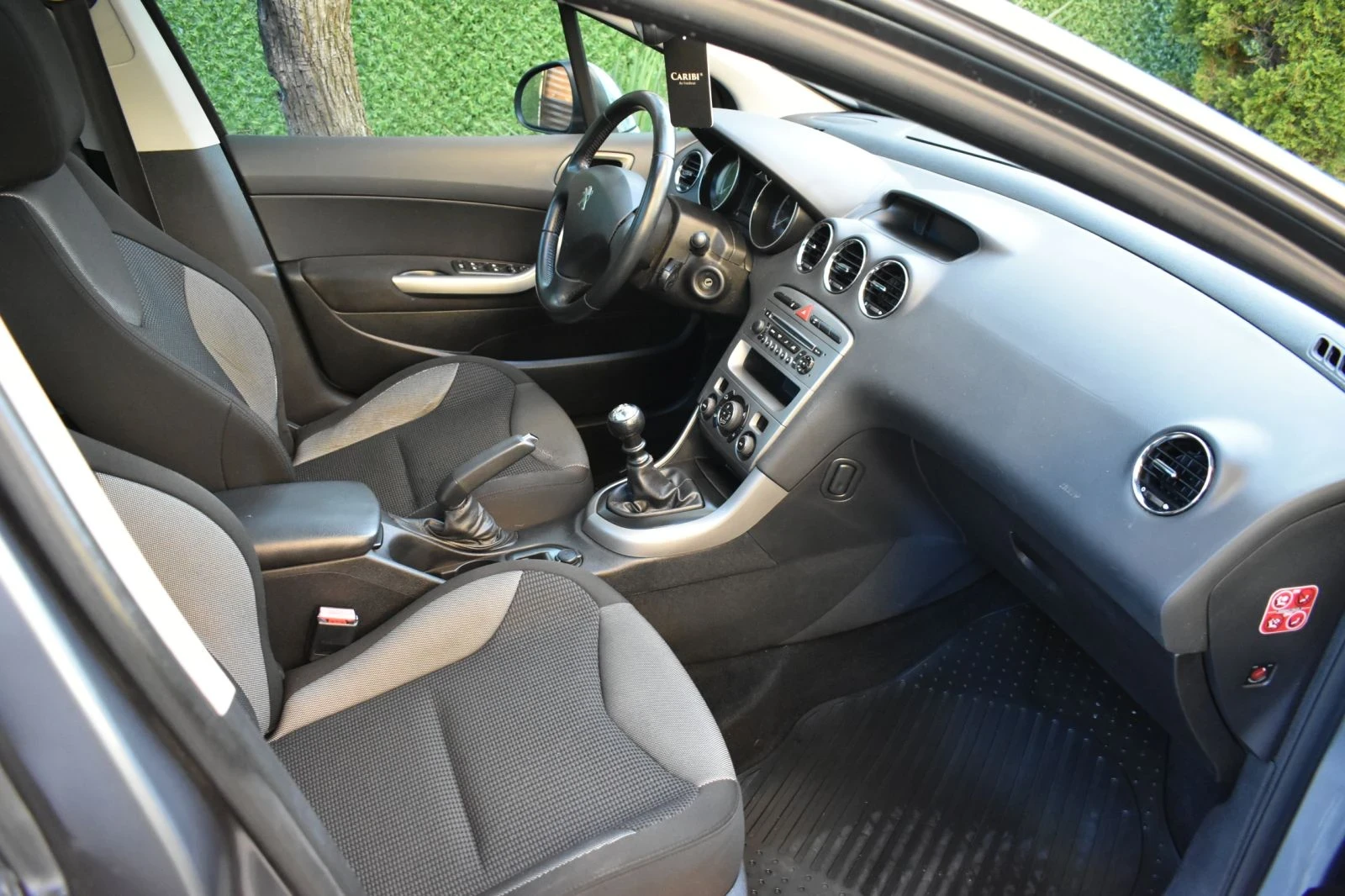 Peugeot 308 1.6 e-hdi, снимка 11 - Автомобили и джипове - 54813096