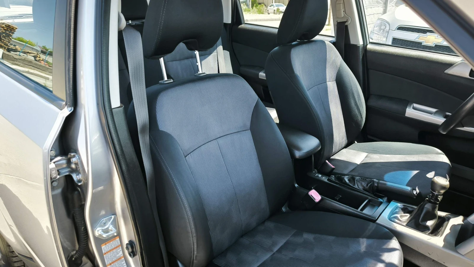 Subaru Forester 2.0i, снимка 8 - Автомобили и джипове - 54869435