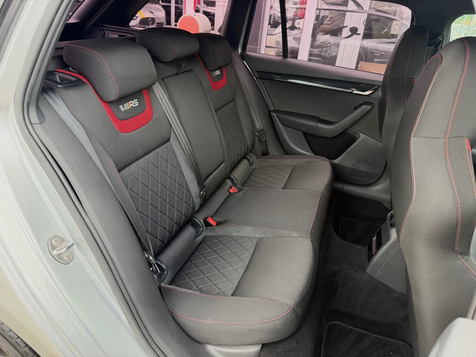 Skoda Octavia 2.0TDI#4x4#VRS#ALCANTARA#FULLED#2019г, снимка 14 - Автомобили и джипове - 55015724