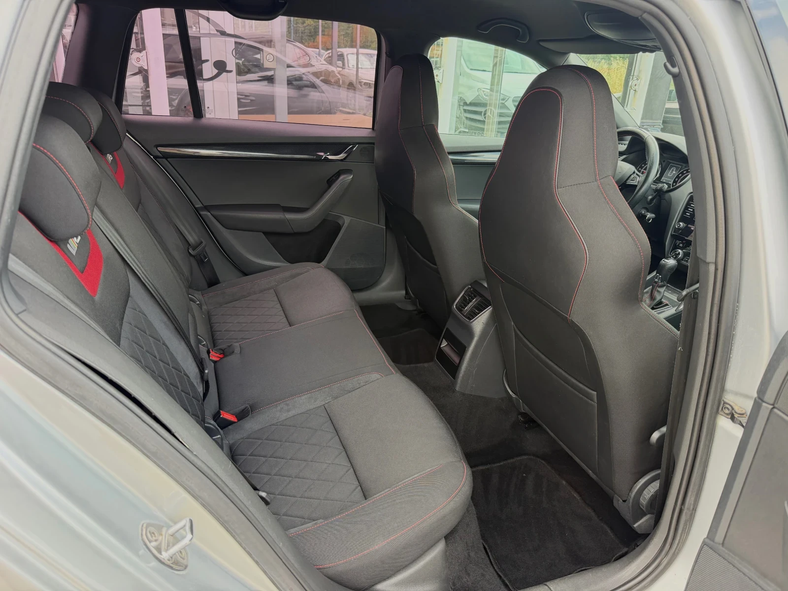 Skoda Octavia 2.0TDI#4x4#VRS#ALCANTARA#FULLED#2019г, снимка 13 - Автомобили и джипове - 55015724