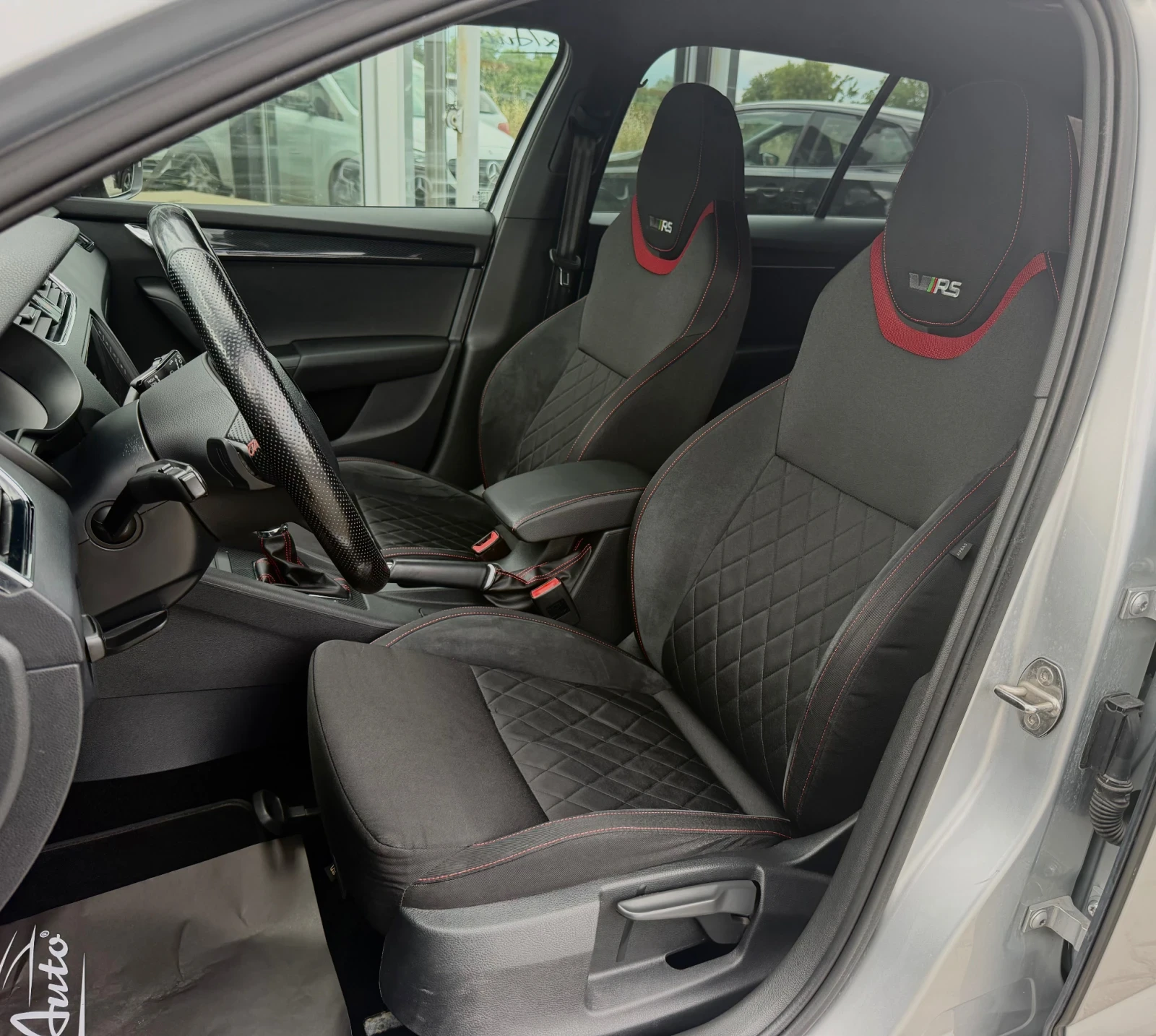 Skoda Octavia 2.0TDI#4x4#VRS#ALCANTARA#FULLED#2019г, снимка 11 - Автомобили и джипове - 55015724
