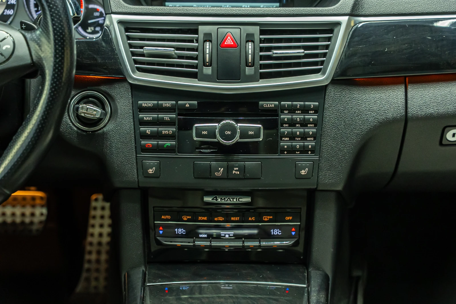 Mercedes-Benz E 500 4Matic, снимка 11 - Автомобили и джипове - 55059515