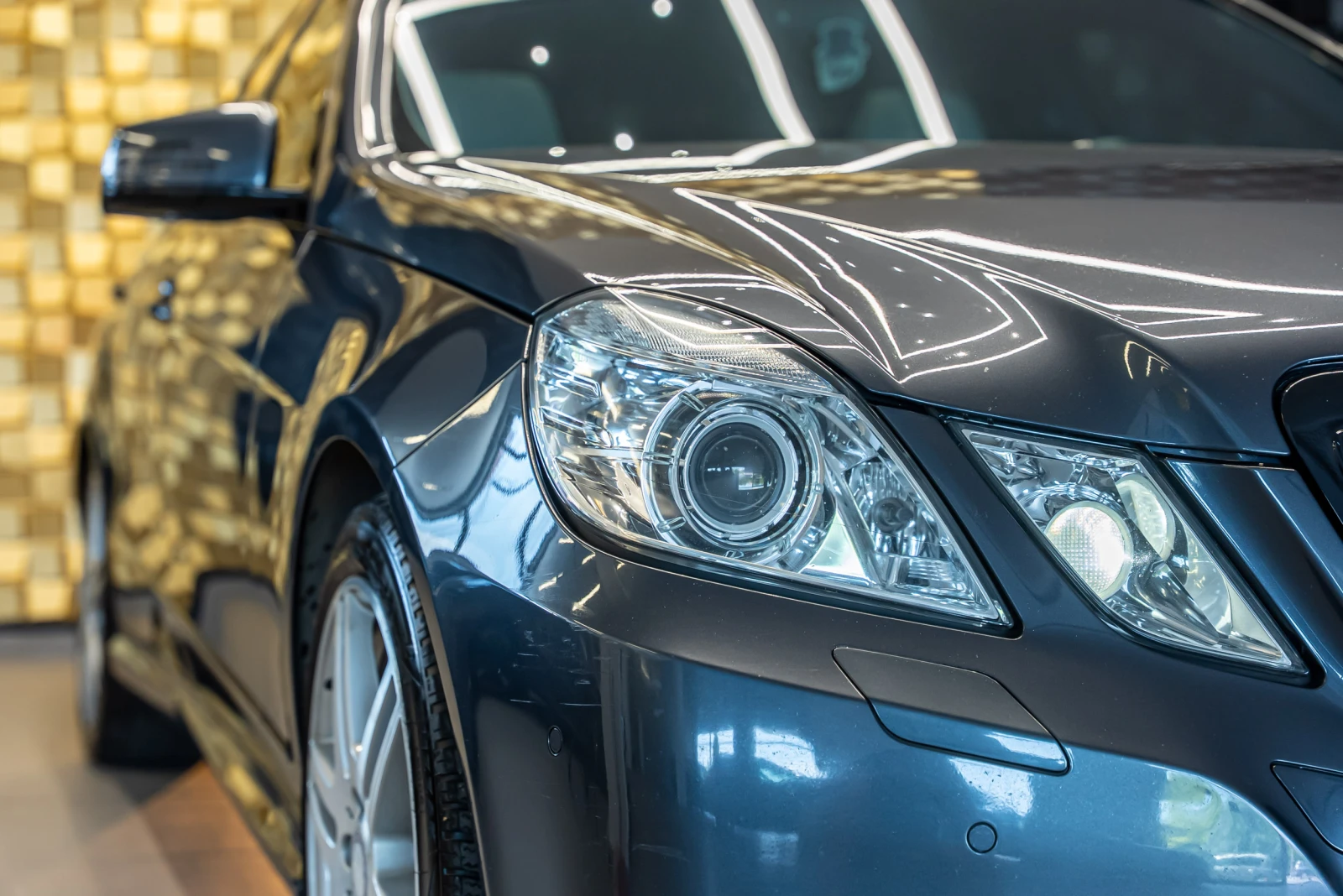 Mercedes-Benz E 500 4Matic, снимка 5 - Автомобили и джипове - 55059515