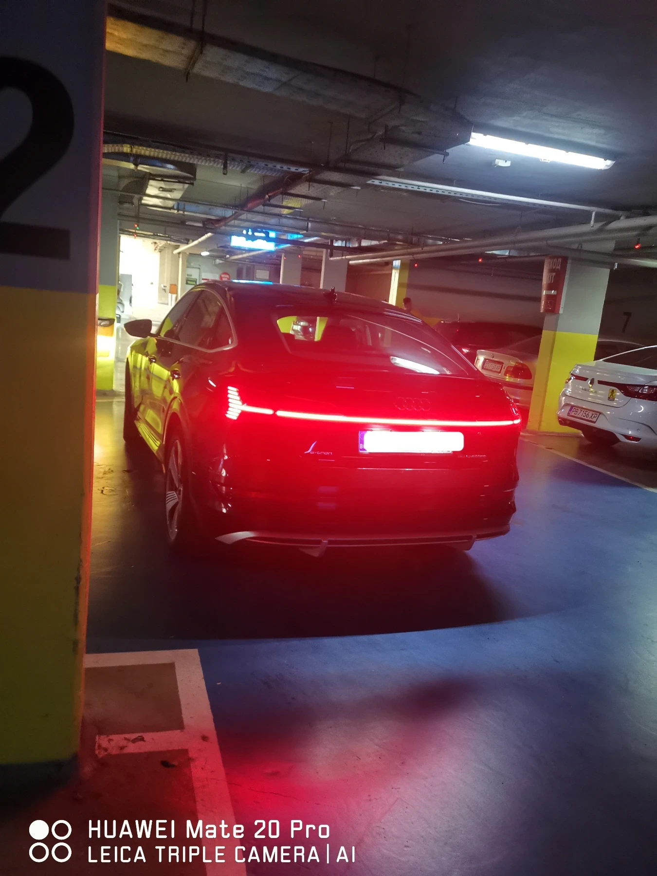 Audi E-Tron, снимка 15 - Автомобили и джипове - 56710481