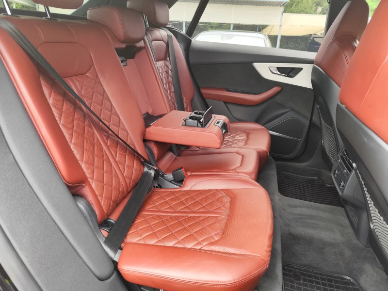 Audi SQ8 4.0HYBRID* QUATTRO* BI TURBO* BANG&OLUFSEN* EURO6D, снимка 12 - Автомобили и джипове - 51203381