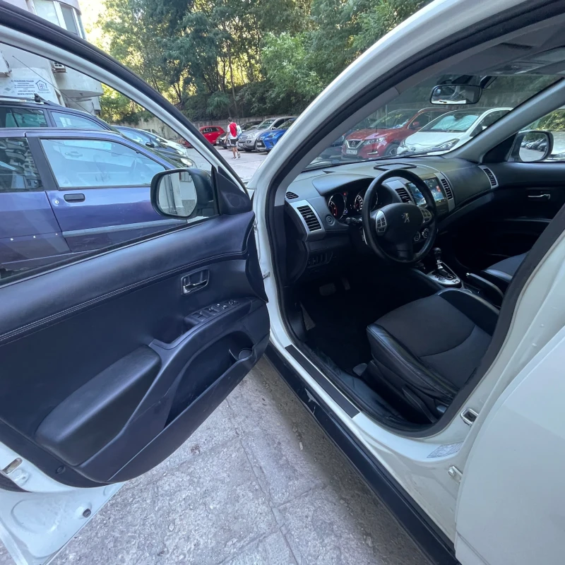 Peugeot 4007, снимка 9 - Автомобили и джипове - 52329948