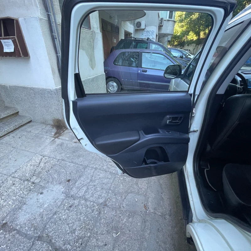 Peugeot 4007, снимка 10 - Автомобили и джипове - 52329948