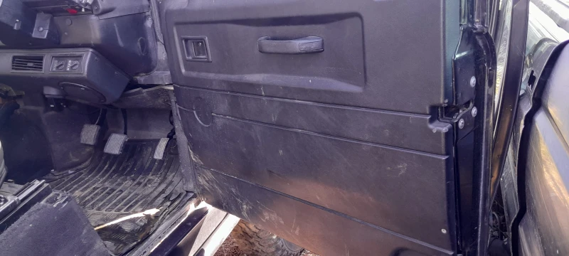 Land Rover Defender 2.5TD5, снимка 8 - Автомобили и джипове - 53122838