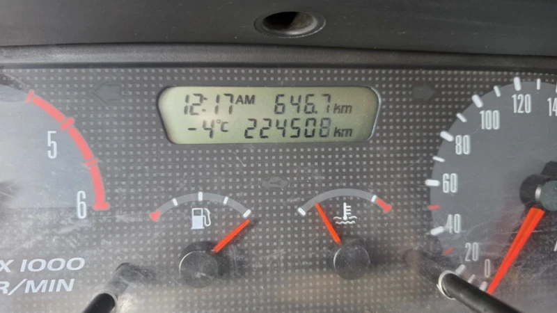 Nissan Terrano 3.0 4Х4 КЛИМАТИК , снимка 14 - Автомобили и джипове - 53537470