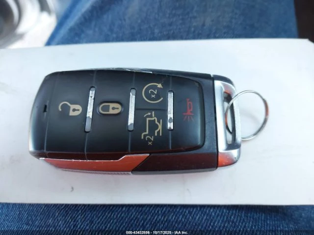 Dodge RAM 1500 LARAMIE 4X4 6'4 BOX/ОТ 470 ЛВ НА МЕСЕЦ, снимка 11 - Автомобили и джипове - 53371078