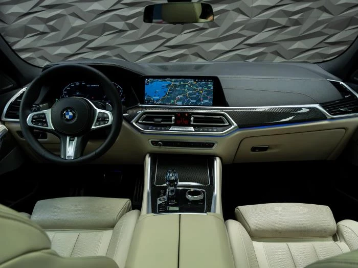BMW X6 50D* XDRIVE* M-SPORT* H&K* GLOW* HUD* PANO* ОБДУХВ, снимка 17 - Автомобили и джипове - 56177152