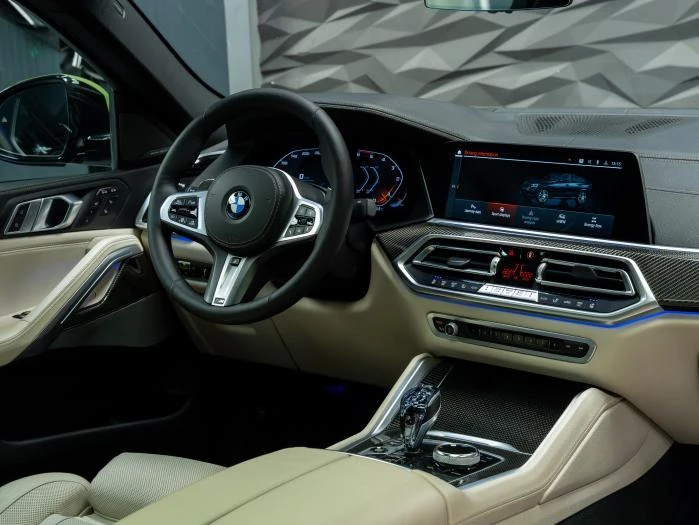 BMW X6 50D* XDRIVE* M-SPORT* H&K* GLOW* HUD* PANO* ОБДУХВ, снимка 12 - Автомобили и джипове - 56177152