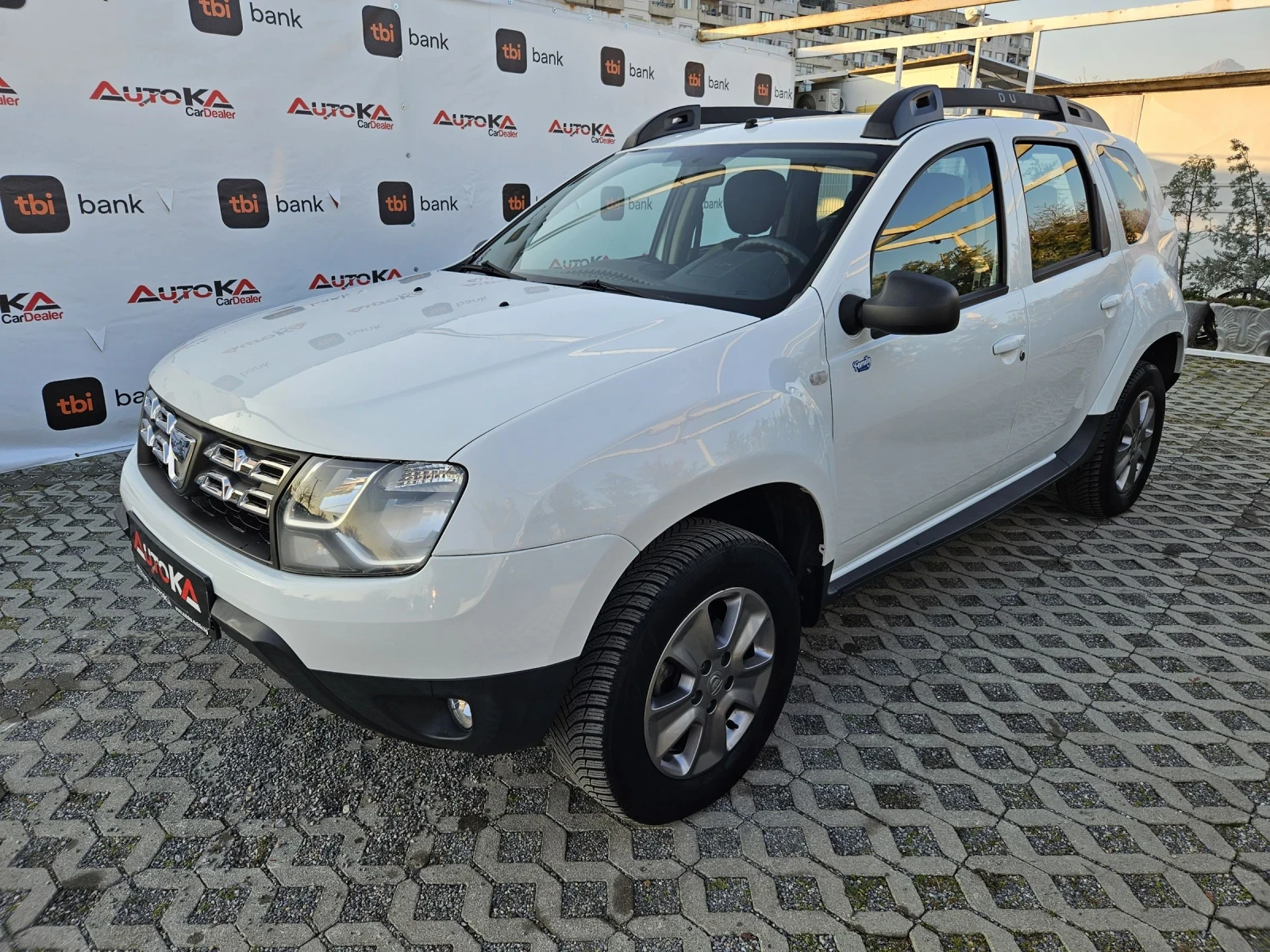 Dacia Duster 1.6i-110кс= 6ck= 142.000km= NAVI= FAMILY EDITION - изображение 6