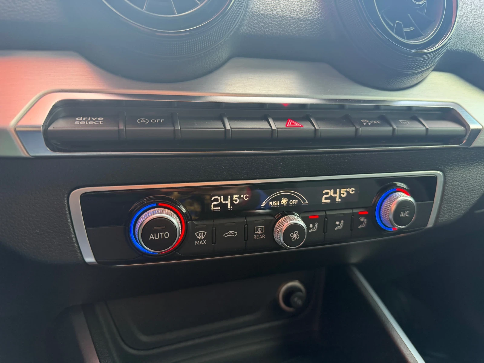 Audi Q2 Sline* LED* Уникат* , снимка 14 - Автомобили и джипове - 54090343