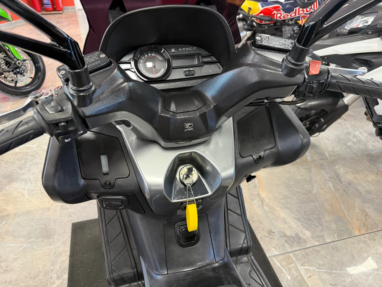 Kymco Xciting 400, снимка 12 - Мотоциклети и мототехника - 54676938