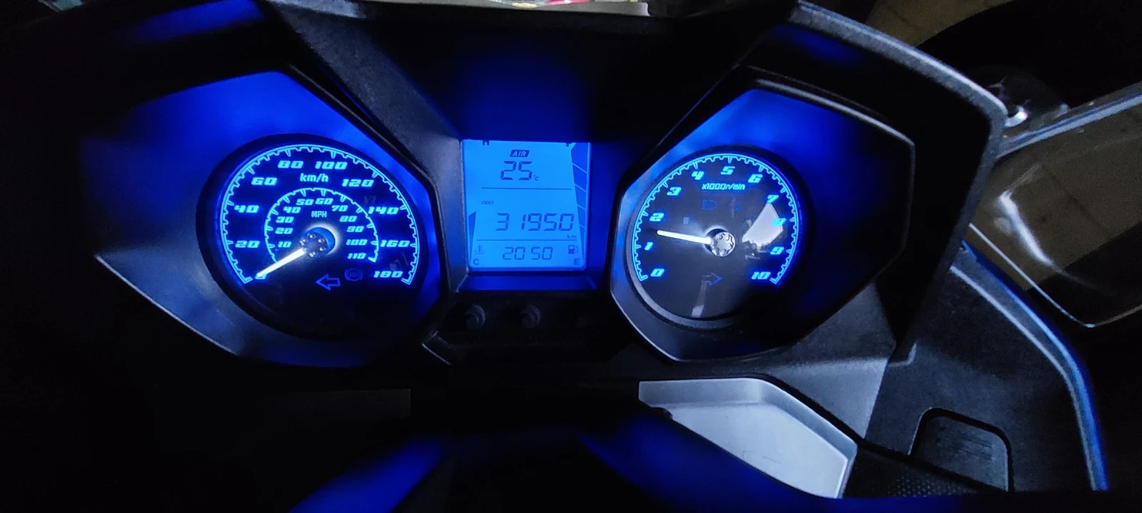 Kymco Downtown 350i ABS TCS , снимка 9 - Мотоциклети и мототехника - 55467162