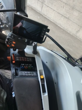 Трактор Valtra G135 Versu, снимка 9