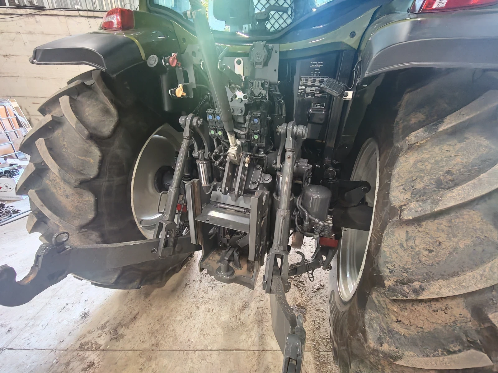 Трактор Valtra G135 Versu, снимка 4 - Селскостопанска техника - 54865219