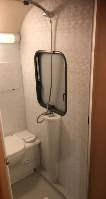 Каравана Adria 5205, B 462PU | French Bed, снимка 10 - Каравани и кемпери - 54856103