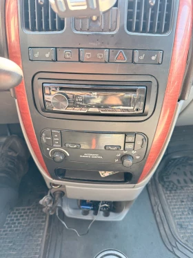 Chrysler Voyager 2.8  - 1850 € / 3618.29 лв. - 37010878 15