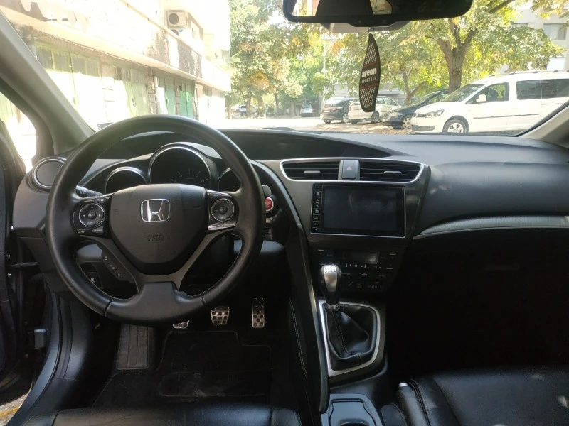 Honda Civic 1.8 Executive , снимка 9 - Автомобили и джипове - 49179443