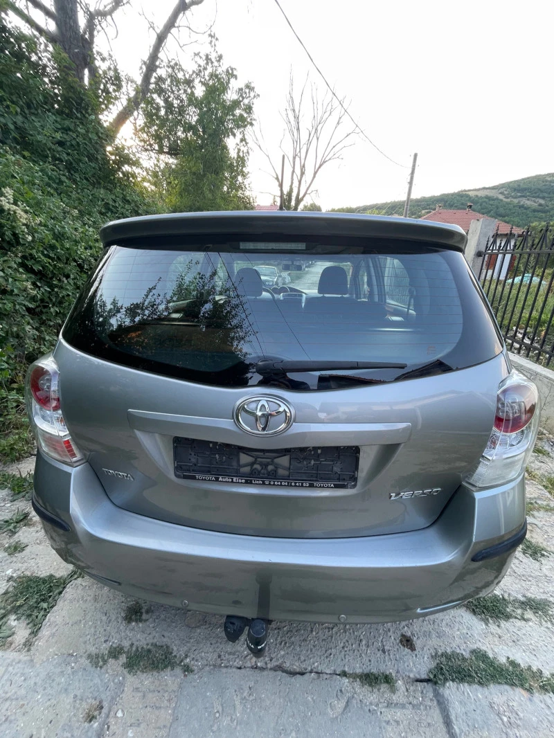 Toyota Verso 1.8 панорама/камера, снимка 3 - Автомобили и джипове - 47156566