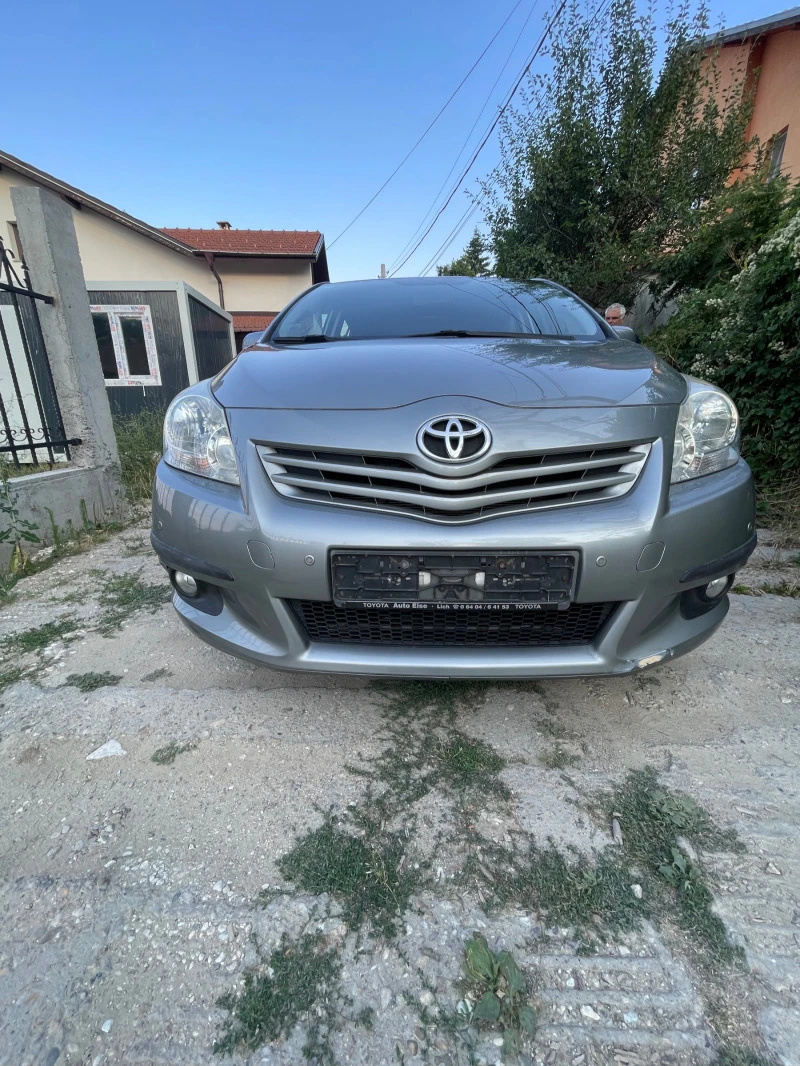 Toyota Verso 1.8 панорама/камера, снимка 1 - Автомобили и джипове - 47156566